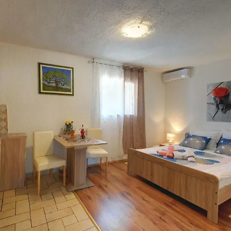 Casa Barat Apartament